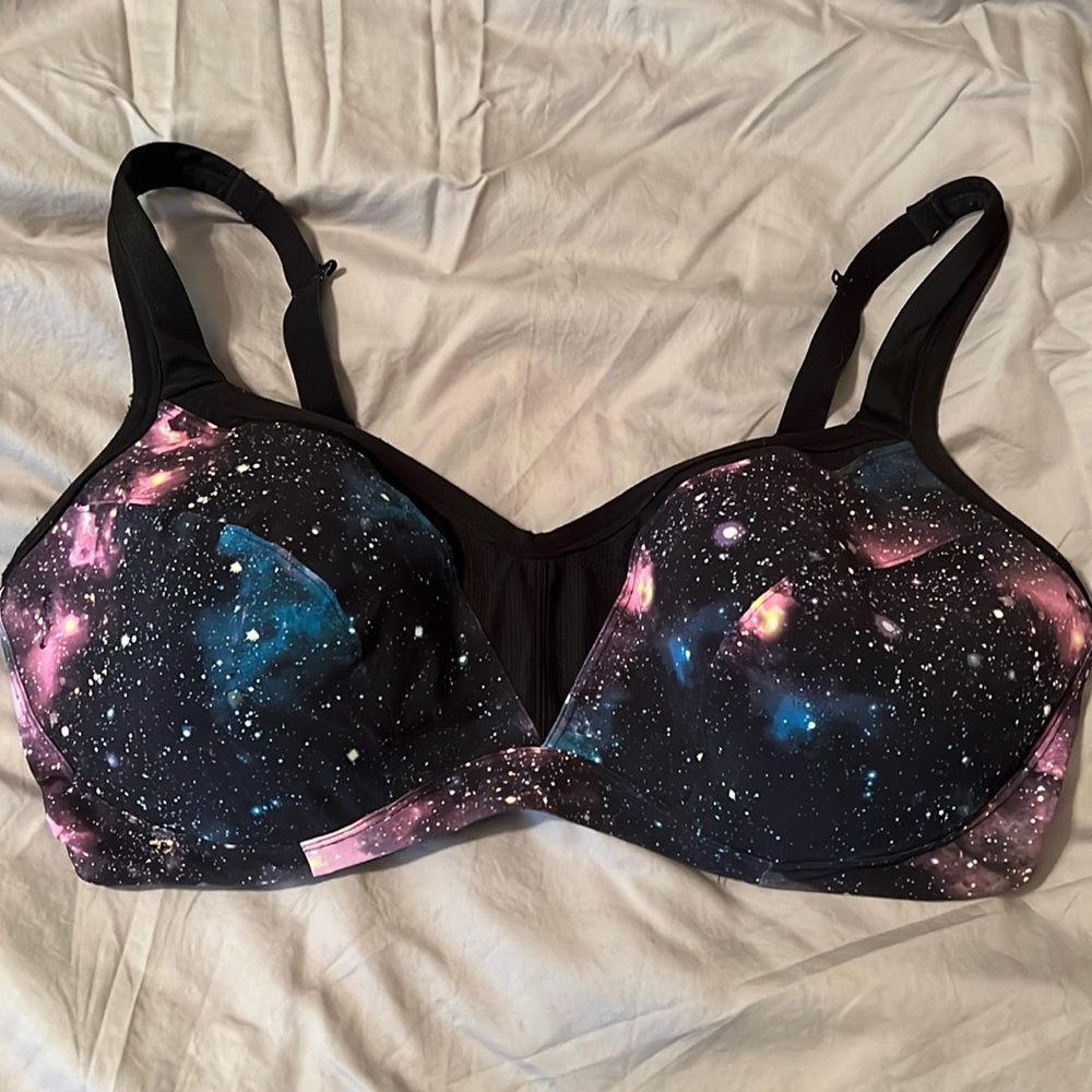 Torrid underwire sports bra 40F